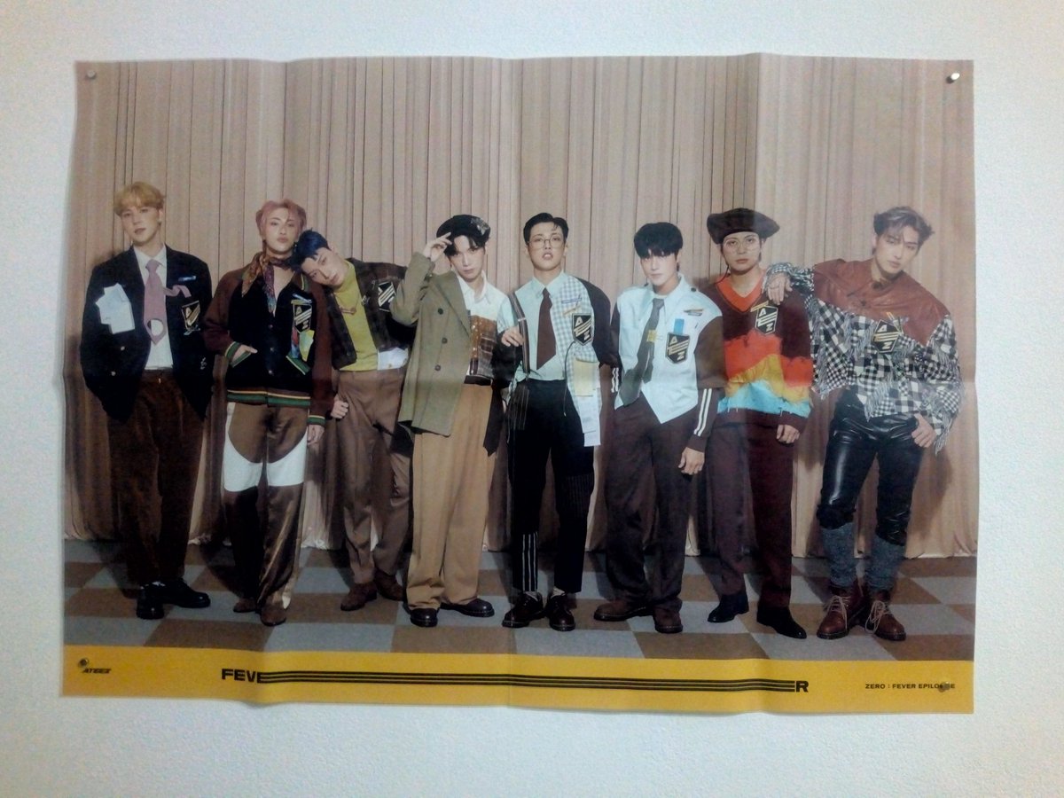 StitchStore2's tweet image. Boa noite Ohana 💜💙💜💙!
Pra quem não sabe a ADM está trabalhando no surto da @CelerStore e ela já está querendo me ver surtar 🤠🤠
Ela me deu um poster do ATEEZ !!!!
🥰🥰🥰🥰
Obs: Já está na minha parede 🤭🤭