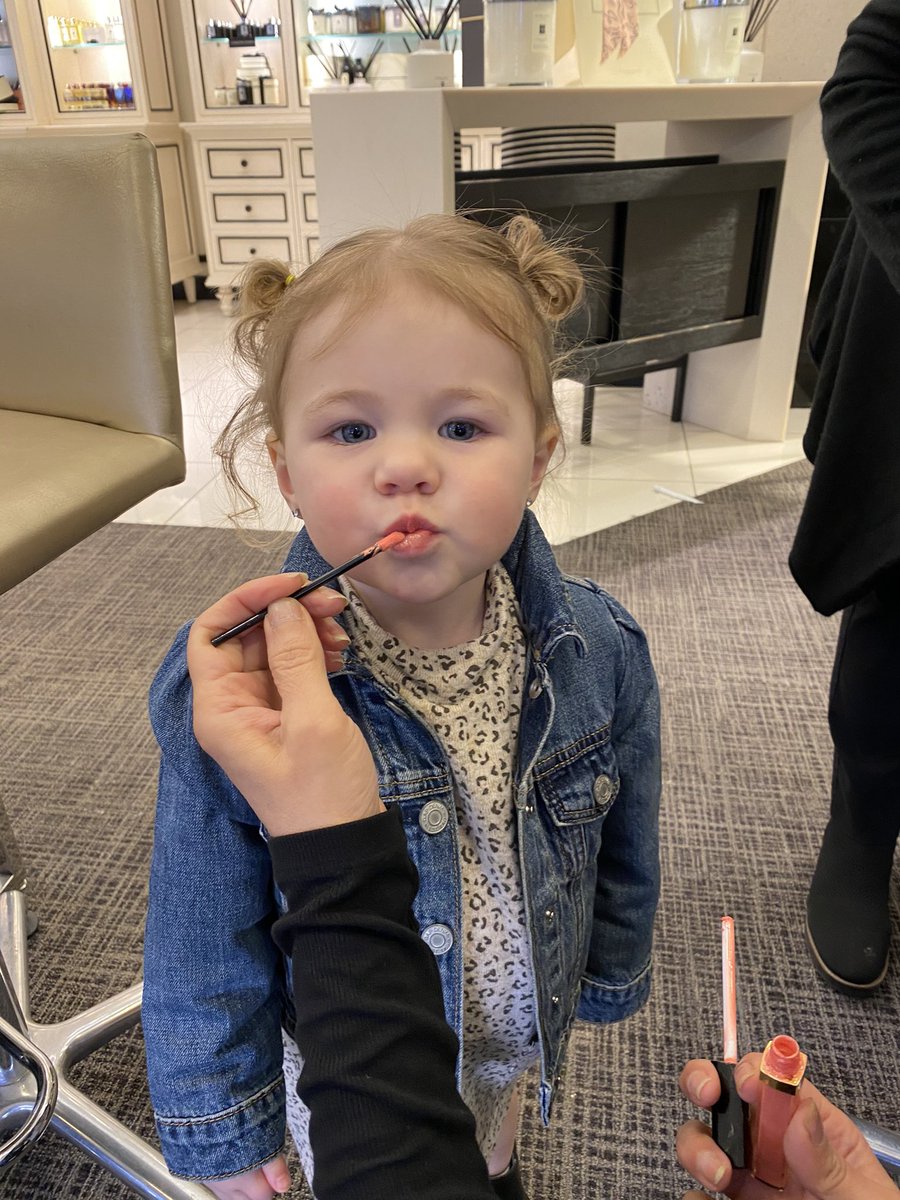 madisonriley223's tweet photo. just a little girls day👯‍♀️ https://t.co/HDoaOEo3qC