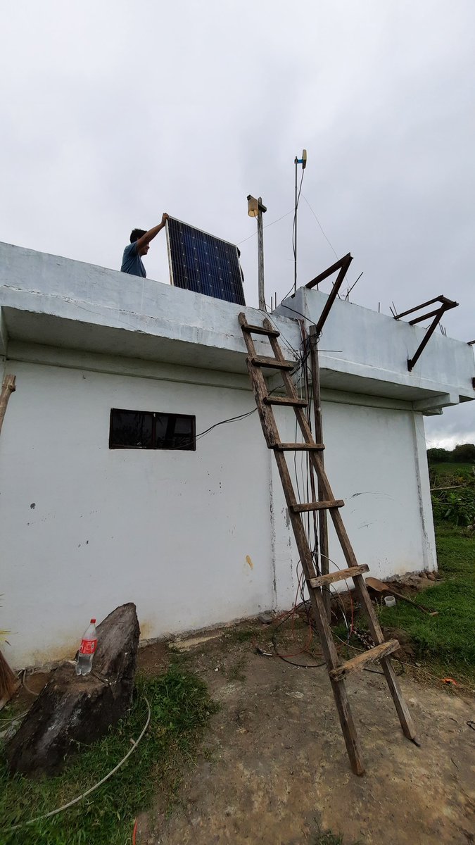 aikoloks's tweet photo. WFF: Work from Field. Three simultaneous zoom meetings while we're disassembling solar panels. 🤣 #fieldwork #fromwhereIwork https://t.co/o6WaGlPUCz