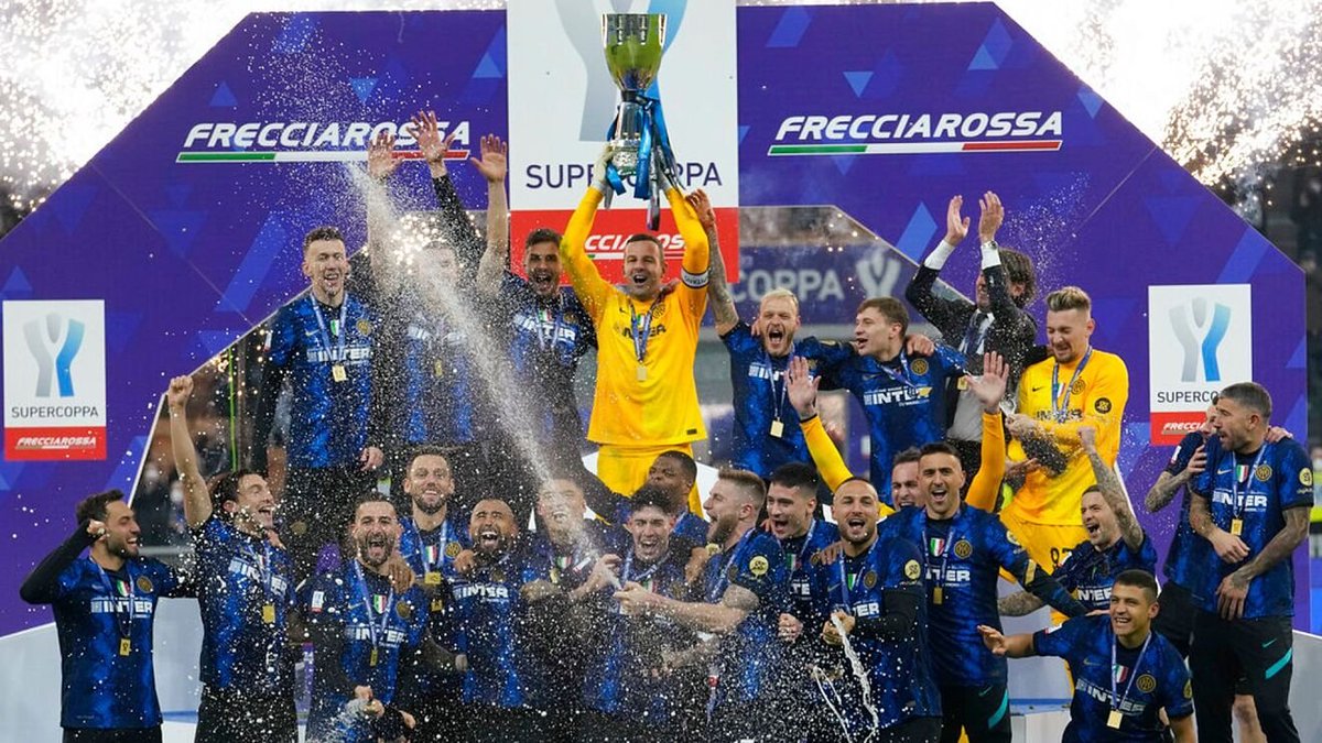Hola gente! Como buenos supercampeones que somos nos tomamos una larga licencia y acá estamos de nuevo. Mañana volvemos a la actividad 😎🏆🖤💙