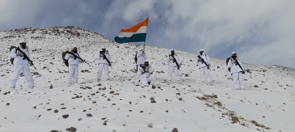 Indo-Tibetan Border Police (ITBP) personnel celebrate #RepublicDay at 15,000 feet altitude in -40 degree Celsius temperature in Ladakh.