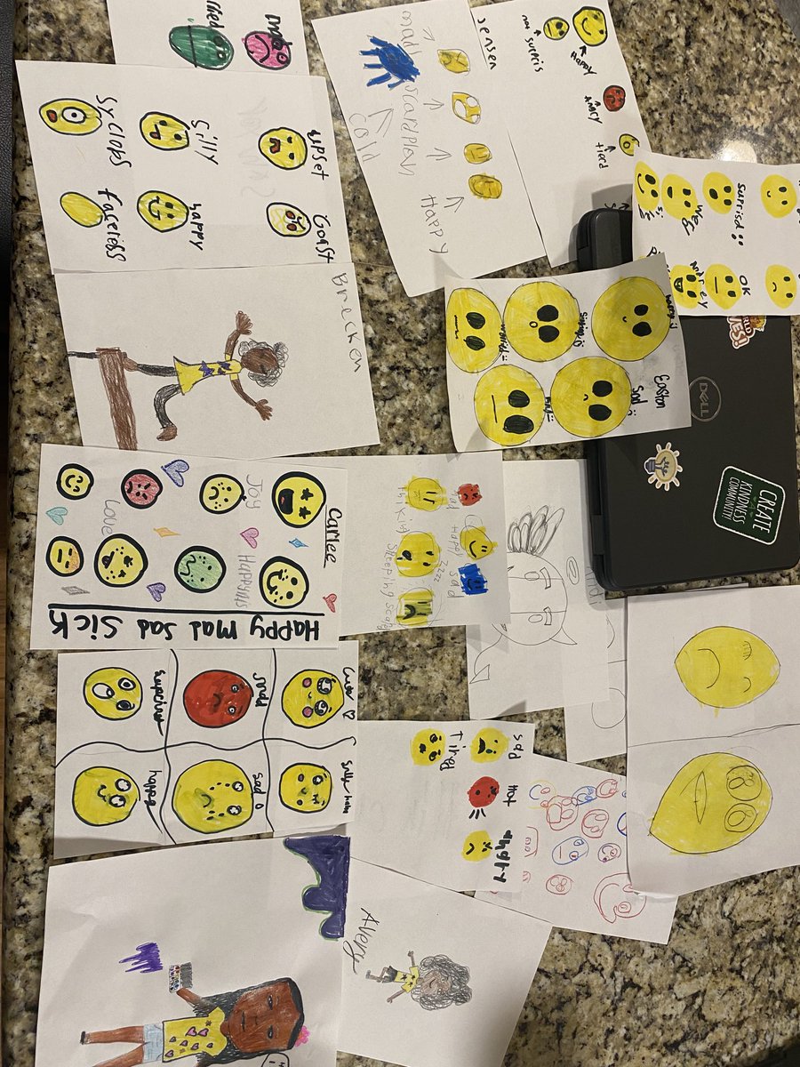 QueenLean44's tweet image. Emoji - Drawing Day😊. #crayolacreativityweek