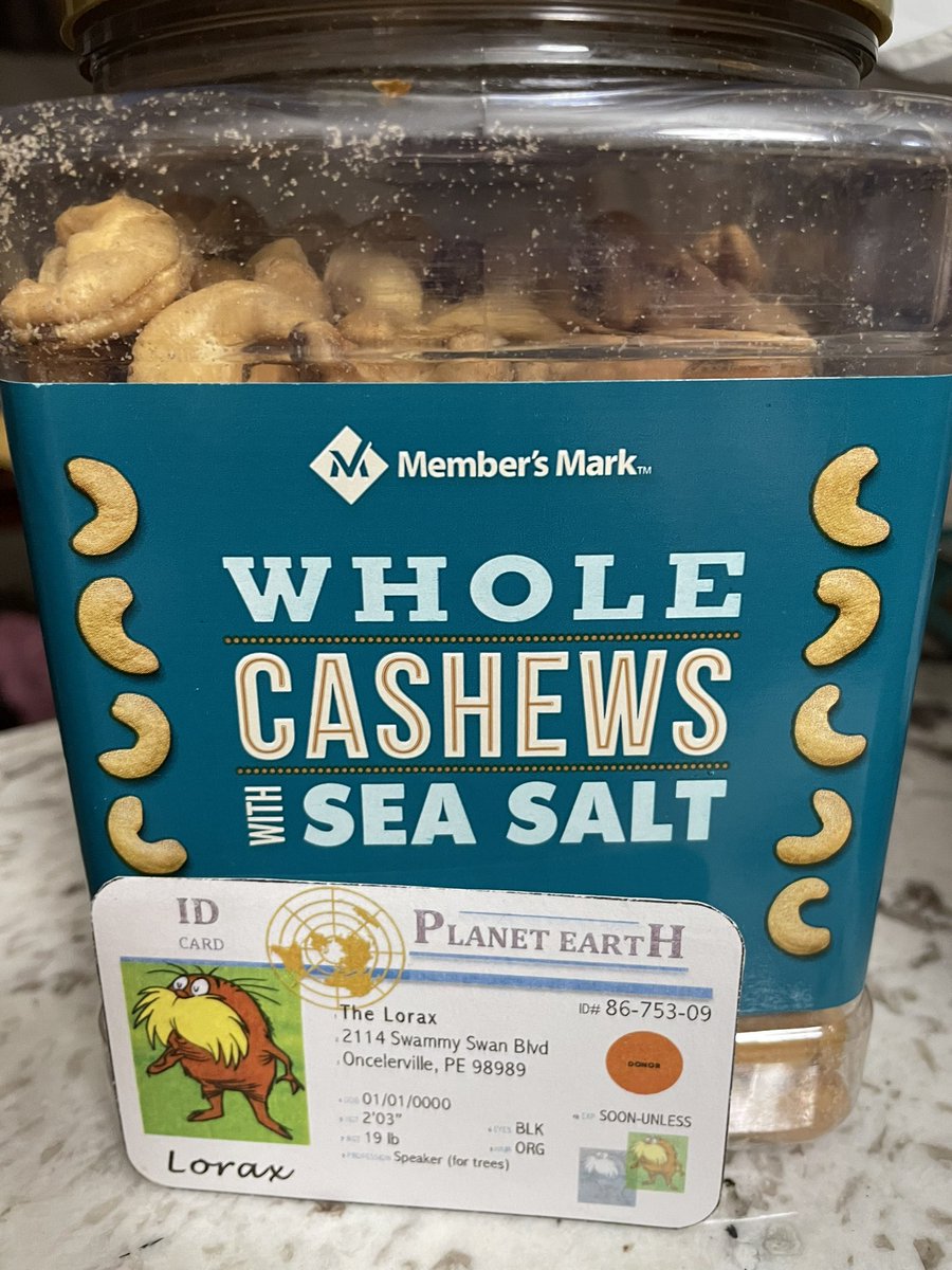 RiyaFHS's tweet photo. @franklinlorax Cashews are a good source of protein and a small amount of them can help you stay healthy and nourished, but eating just cashews will lead to malnourishment. #apespop https://t.co/DrOcxuL4T7