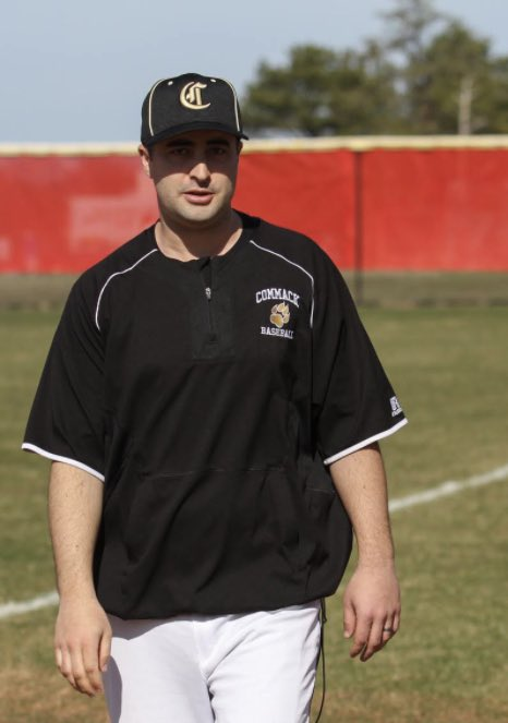 Gregg_Sarra's tweet photo. It is with great sadness that Commack baseball coach Bryan Bonin has passed. He left an indelible mark on the baseball community and will be severely missed by all. Please pray for his beautiful family. He was only 33 years old. RIP Coach - you were one of the best! https://t.co/7vssWjunB8