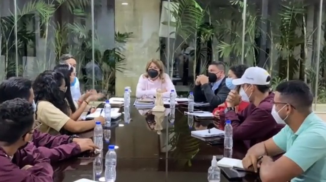 GrauG13's tweet photo. #Entérate🌟| El sector educativo llevó a cabo su primer encuentro con las asociaciones estudiantiles para discutir la agenda de:

▶️ https://t.co/Yd9tEkwArT

@_LaAvanzadora
@RosangelaOrozco
@Danielcustodio3

#VenezuelaTriunfaEnLaONU https://t.co/wpSKz4f2xD