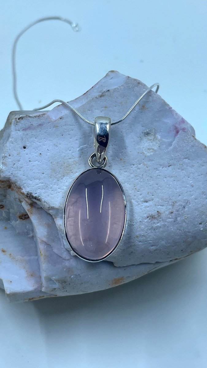 shop_lunabee's tweet image. Natural Rose Quartz Healing Crystal Necklace / 925 Sterling Silver etsy.me/3o1ufIR
#libra #rosequartz #valentinesgifts #etsy #ourkindofpeople