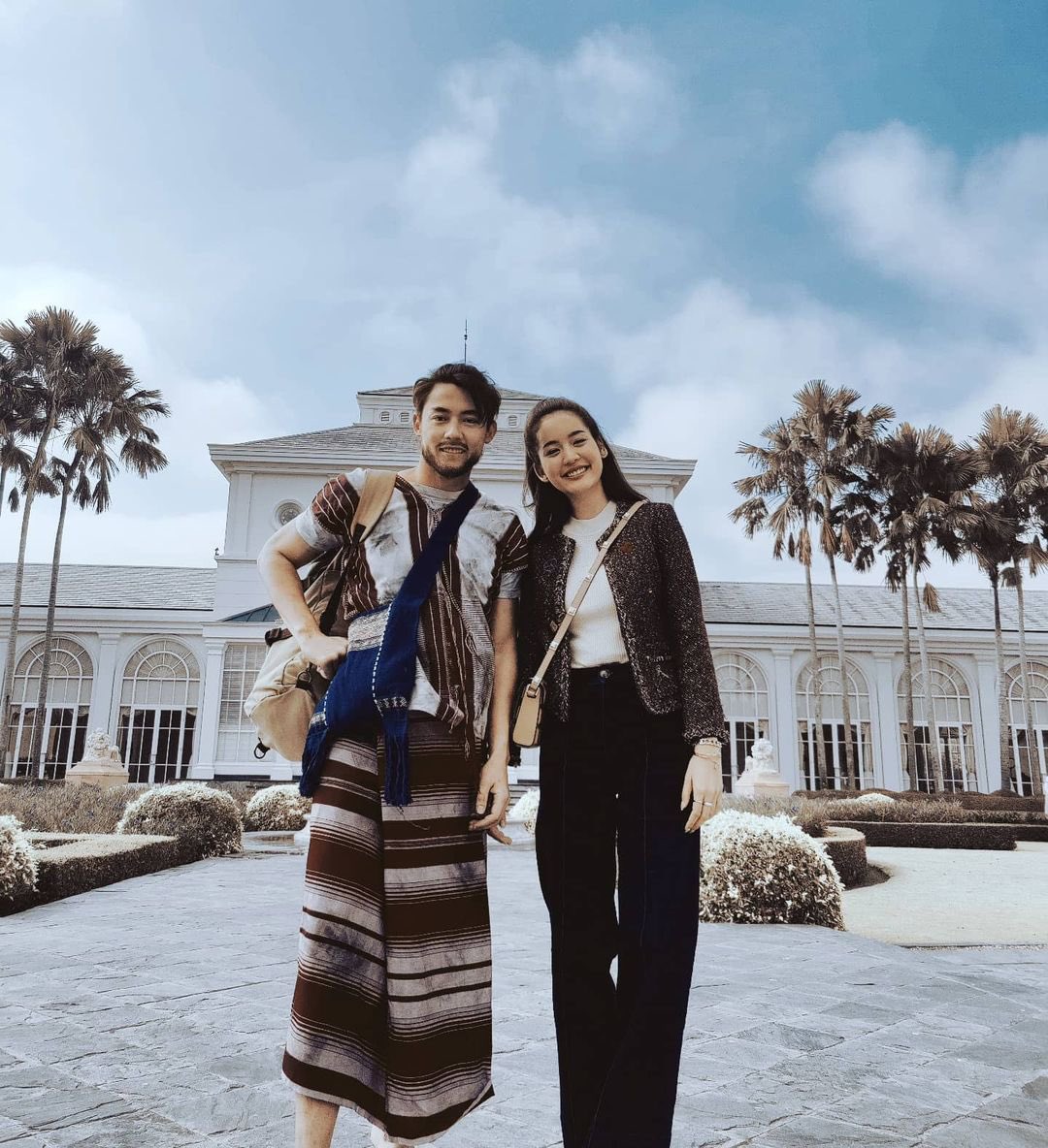 ก้าวแรกสู่บ้านเชิญอิสราชัย #ใต้เงาตะวัน #หมากปริญ #markprin #โบว์เมลดา

cr. badkoy