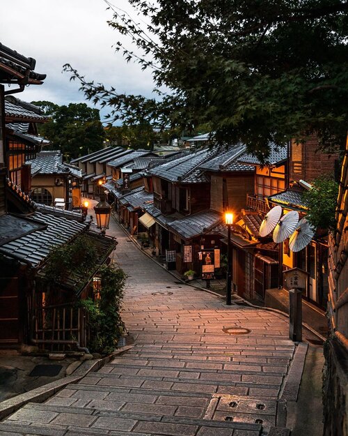 Kyoto, Japan

📷 October 2019, a few days after Typhoon Hagibis came and scared off a lot of Devcon 5