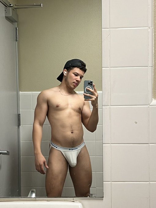 this is my fav jockstrap https://t.co/2wQIZteani