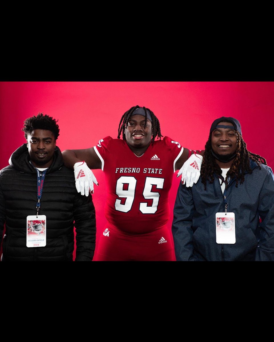JohnnyHudsonD1's tweet photo. Locked In ❤️. @JuCoFootballACE @CoachJFrank https://t.co/YZJNz6slPu