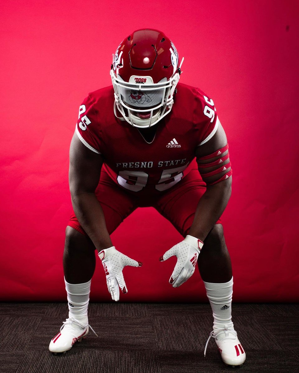 JohnnyHudsonD1's tweet photo. Locked In ❤️. @JuCoFootballACE @CoachJFrank https://t.co/YZJNz6slPu