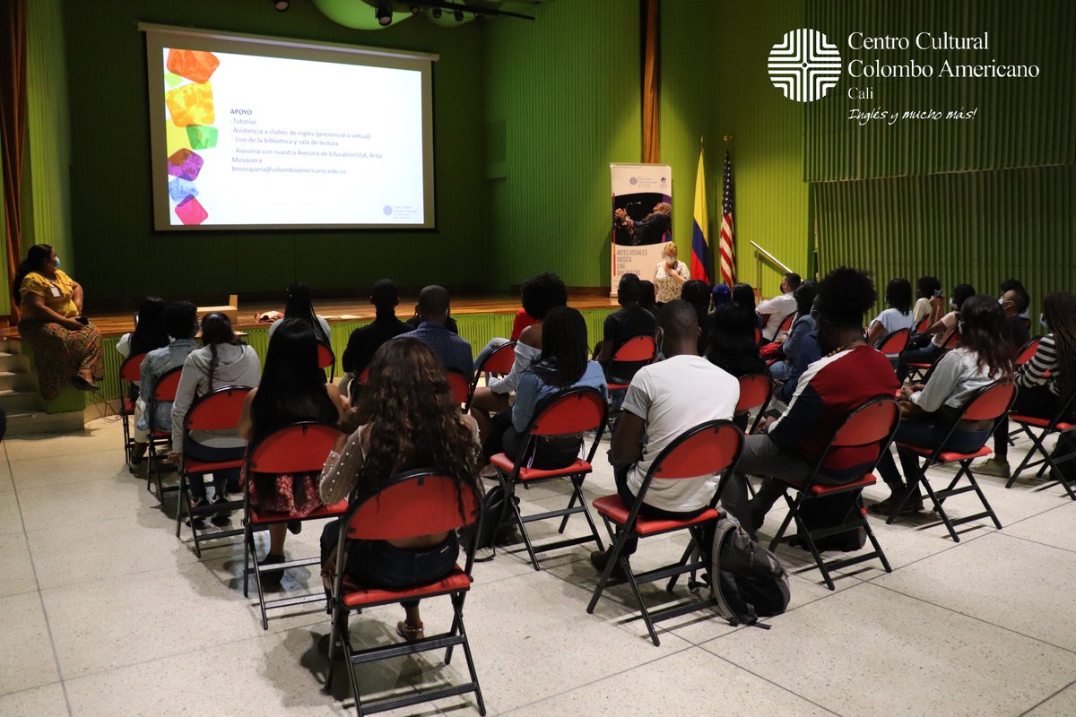 Colombo_Cali's tweet photo. 👏🏽Con gran alegría recibimos una nueva generación de becarios del programa #MartinLutherKing. Con el apoyo de la @USEmbassyBogota , 62  jóvenes de ascendencia afro e indígena aprenderán inglés y desarrollarán sus competencias en liderazgo. 

¡Bienvenidos a esta nueva experiencia! https://t.co/wxwEdnCJNu
