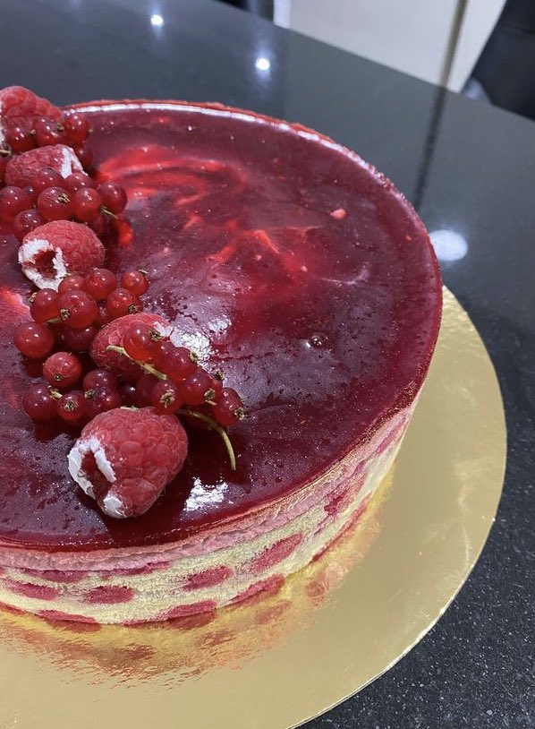 nejm4070's tweet photo. Twitter fait des miracles des fois alors j’met en avant quelques gâteaux fait par ma cousine sa lui ferais plaisir qu’on partage ces créations et de fair parler d’elle :) https://t.co/hgQ1669fRA