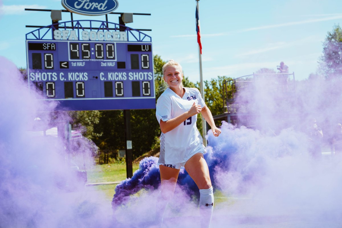 SFA_Soccer's tweet photo. ☀️ ⚽ ☀️ ⚽

#WinintheDark
#AxeEm
#RaiseTheAxe https://t.co/IzDqG0mUhZ