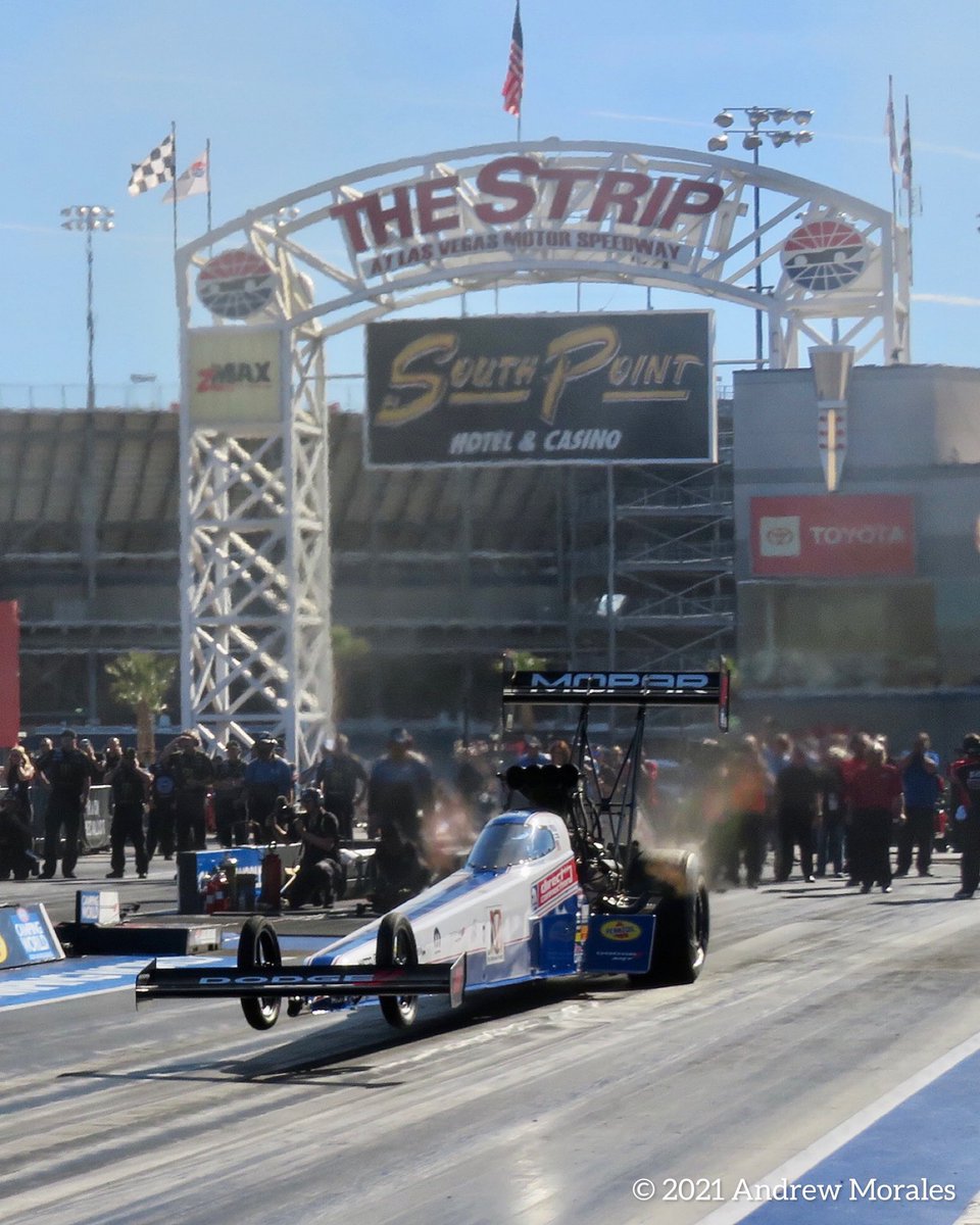 DrewsNitroImgs's tweet photo. #TopFuelTuesday courtesy of @LeahPruett_TF in her Mopar Direct Connection TF Dragster from Las Vegas! #DrewsNitroImages https://t.co/2kQC1Np08F