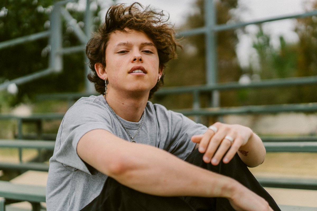 TrunkNationSXM's tweet image. Today on #VolumeWest - @lyndseyparker chats w/ @jacobsartorius about his EP #LostButFound, navigating social media &amp;amp; his new doc #Breathe, which follows his journey to meet his hero #WimHof aka #TheIceMan! Listen 5pm-6pm PT or anytime on the @SIRIUSXM app: siriusxm.us/VolumeLIVE