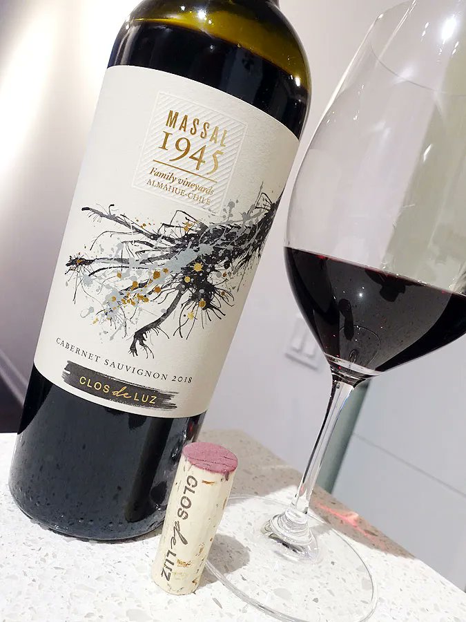 cono_sur's tweet photo. 🇨🇱 🍷  Enjoying this excellent 2018 @ClosDeLuz Massal 1945 #CabernetSauvignon (91 pts, $22) from #Chile tonight. From a great vintage, this arrives in @LCBO VINTAGES this weekend. Full review: https://t.co/cvKuZ33g00 @Touchstonebrds #Almahue #Rapel #wine #vino #wiyg #winelover https://t.co/T7jYalkJ1T
