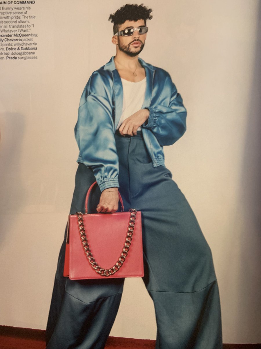 Iris_mPR's tweet photo. @sanbenito acabo de ver la revista de @voguemagazine, Febrero me fascinó mucho especialmente su vestido por @NEWYORKWILLY 🤌🏽👜 https://t.co/0Aitf1Zn5g