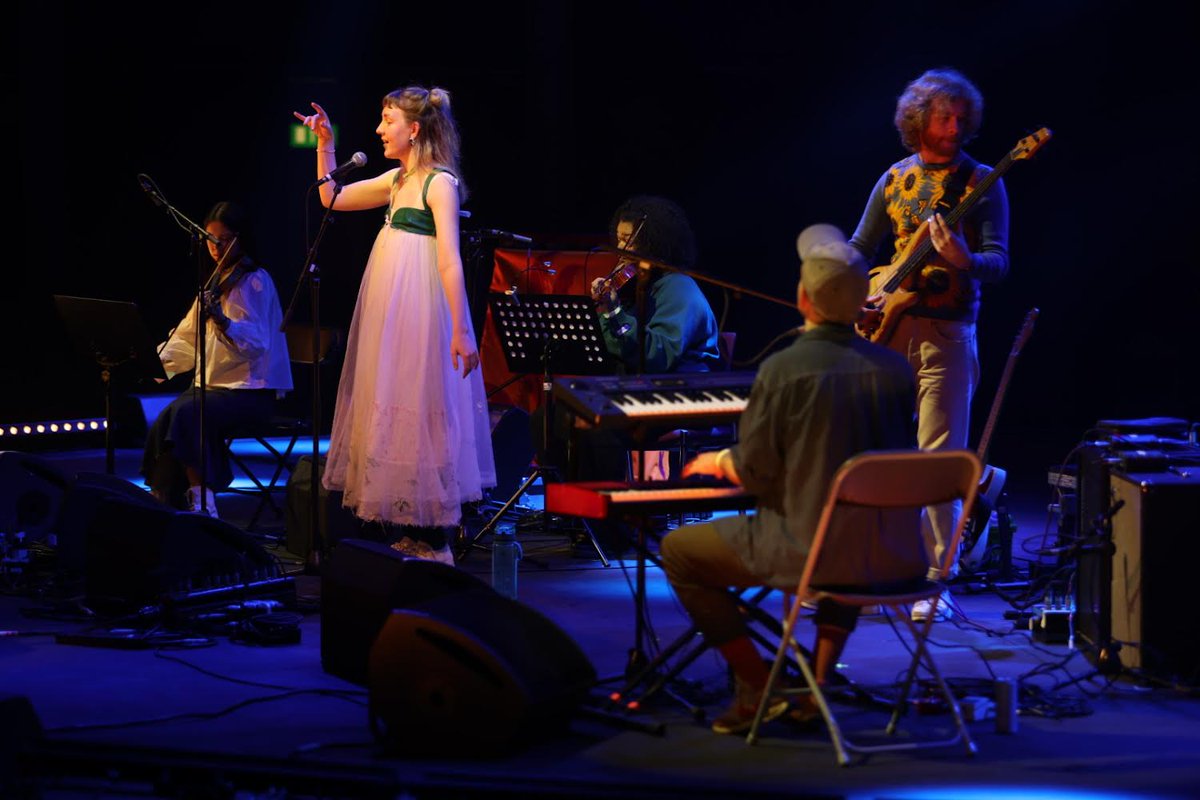 RoundhouseLDN's tweet photo. What a NIGHT hosted by Roundhouse hero 
@nelshylton and opened by our stunning Resident Artist @flaneusemusic 🎶 @pva_are_ok upped👏 the👏tempo👏 ready for our headliners 🔥#goatgirl🔥🙌 who’s ready for @emelisande tomorrow?! https://t.co/RsEqPf2kzP