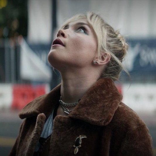 MarvelsContent's tweet photo. florence pugh as yelena belova in hawkeye. https://t.co/qq2zANxG7z