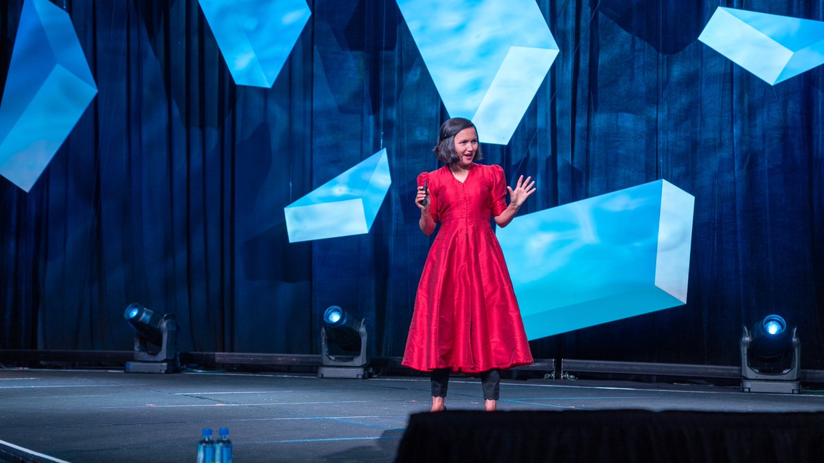 comicontop's tweet photo. A WHOLESOME experience! At the TIBCO Sales Kickoff Event last December, every single person was SO present that it felt like we were on an expedition together! I thank every single one of you for being an amazing audience! Together We Reach Higher! #keynotespeaker #everest https://t.co/lBl7NdkkE9