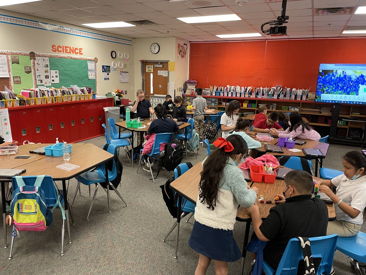 We are exploring STEM bins in math and science.  <a href="/LeighToste/">Leigh Toste</a> <a href="/_AnneClark/">Anne Clark</a> <a href="/KimRivera_AP/">Kim Rivera</a> <a href="/apoe81/">amber poe</a> <a href="/townleytorches/">TownleyTorchlighters</a> <a href="/SilverbergC/">Courtney Silverberg</a> <a href="/louisa_soto/">Louisa Soto</a>