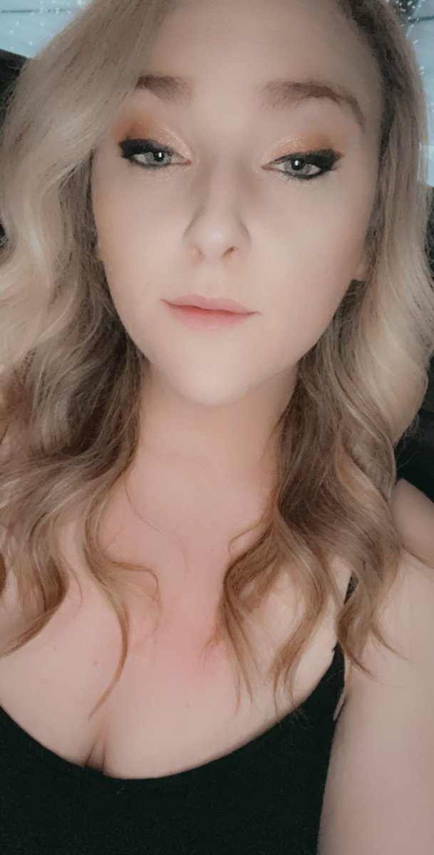 Breissmokin's tweet photo. Free link to my of. Won’t last long. Come be freaky with me. 😈❤️ https://t.co/z9kb7h5FUq https://t.co/zStwHfJjyC