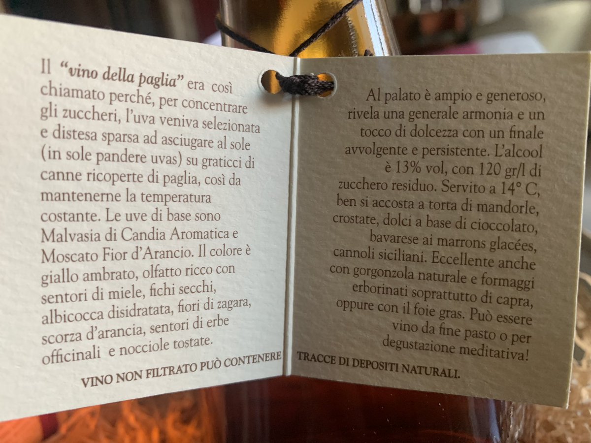 missaglia_sara's tweet photo. I Vin de Paille, ovvero vini di paglia, passiti dolci dello Jura: devono il loro nome ai letti di paglia utilizzati per lâappassimento. La cantina @monteliovini nellâOltrepĂČ prosegue la tradizione con il Noblerot.
#unforgettable #noblerot #vindepaille #wineoneway #WoW https://t.co/rLzzcVmCnT