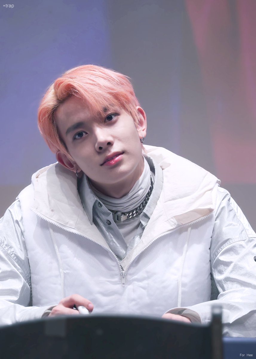 hee_trap1015's tweet photo. 220117 팬싸 

#ENHYPEN   #엔하이픈   #희승 #HEESEUNG #ヒスン https://t.co/mFzXQIqRbU