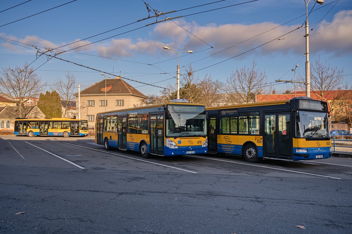 DratenikZHulina's tweet photo. zachvíli už historická rarita u DSZO + 3 generace IVECA
#iveco #ivecobus #dszo https://t.co/1bJ41itohm