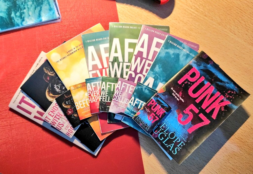 bookswithraffy's tweet photo. LOOK WHAT I DID😁 https://t.co/XupYYl3G7M
