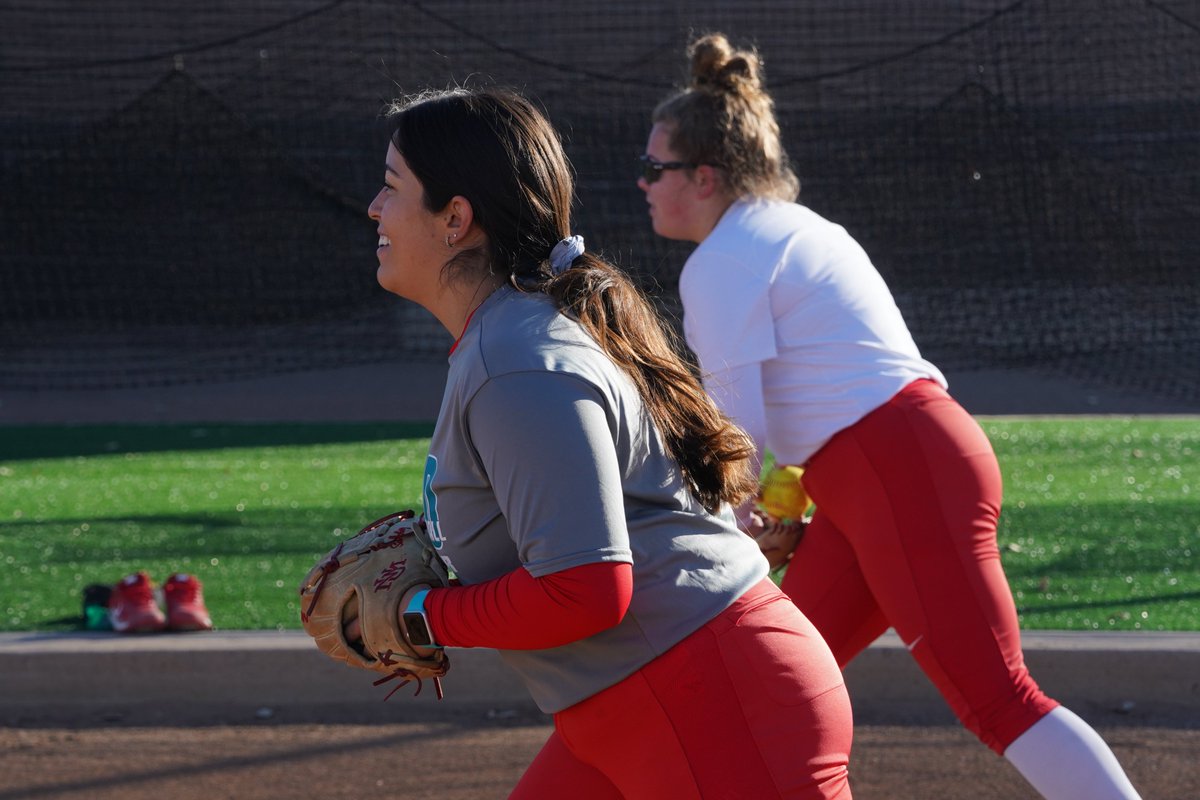 UNMLoboSB's tweet photo. Getting the battery ready.
#GoLobos https://t.co/ElHyL5vLob
