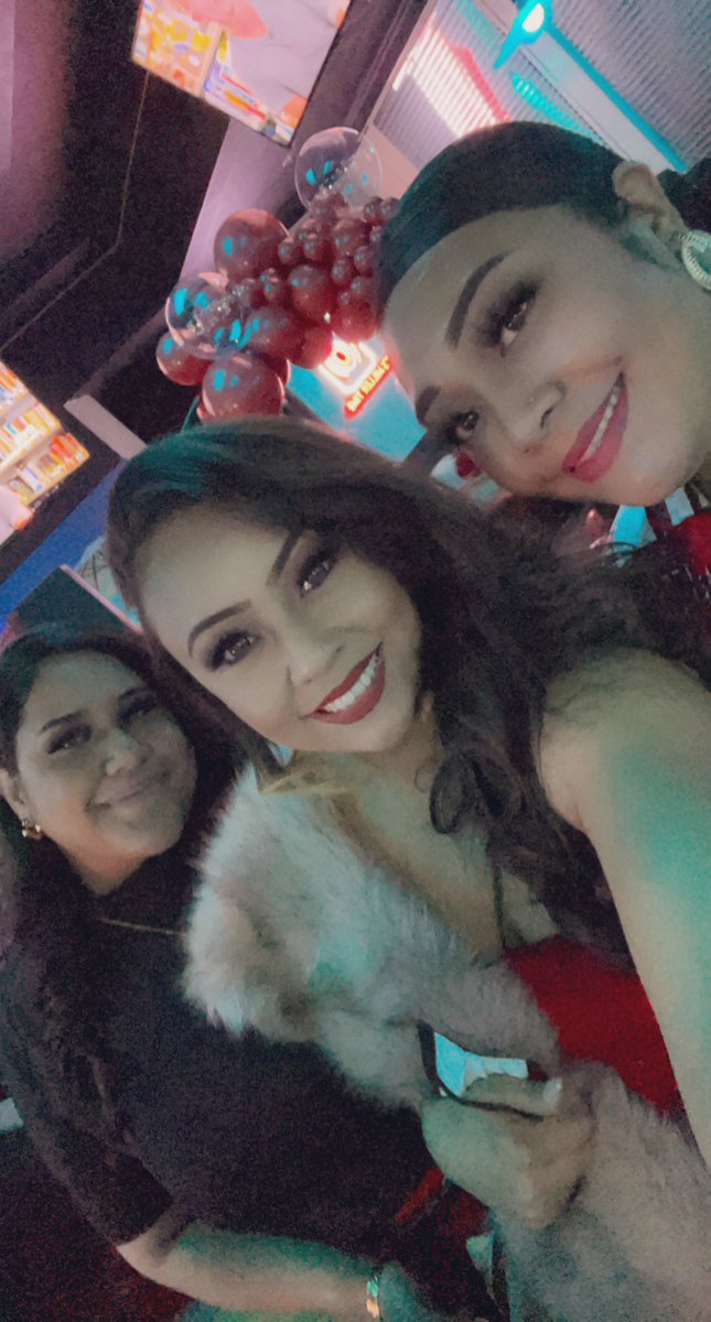 losa43's tweet image. Late post from dis weekend! Great celebration! Awesome people! Cool vibe! Happy birthday to Sammy-love❤️🌹 #RedTheme #SammyNuuGlam #BadAndBougie #SavageHood