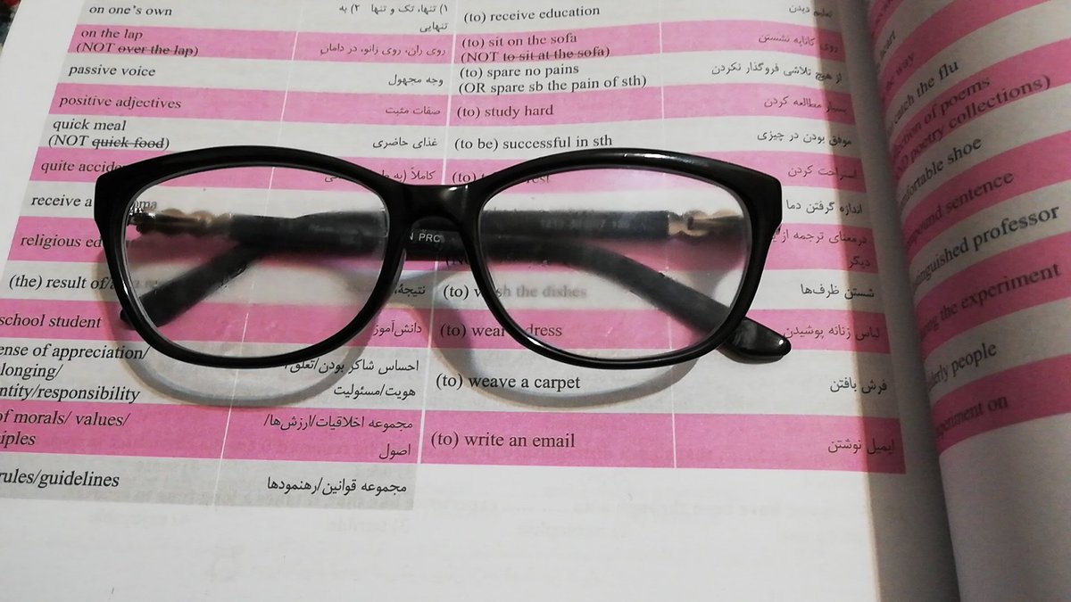 MRTE1212's tweet photo. Do you let your glasses get so dirty that you can no longer see anything or am I just like that?! 🙂💔🚶♂️
#spectacled https://t.co/eG1sG97uUt