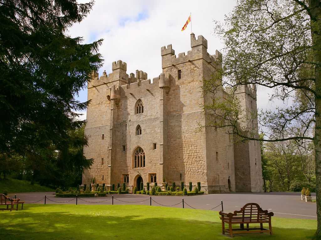 JulieSevenoaks's tweet photo. @KatyWhiting You’ve inspired me to share a photo of the fairytale castle that is Langley castle near Hexham…where I married..& yes he wore armour :) Northumberland is a treasure trove of castles #TLRT https://t.co/Oyn6dAJ81i