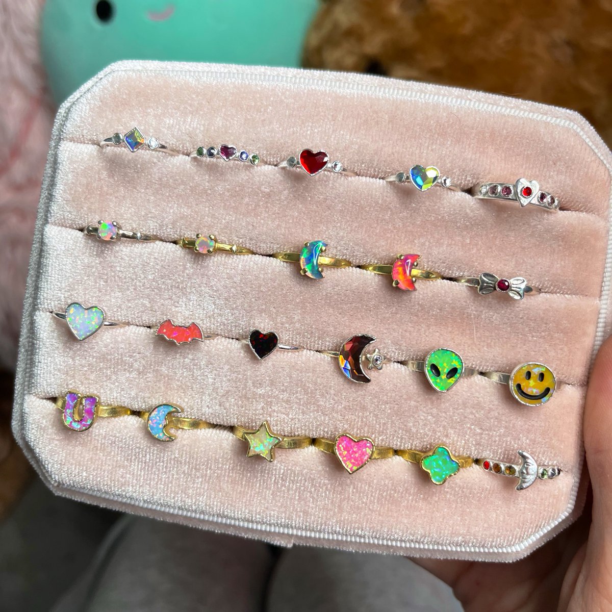 lunamosity_'s tweet photo. hi. i make cute rings. 💍💕✨ https://t.co/keeWXX6wZs