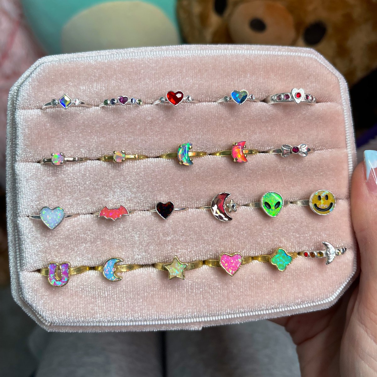 lunamosity_'s tweet photo. hi. i make cute rings. 💍💕✨ https://t.co/keeWXX6wZs