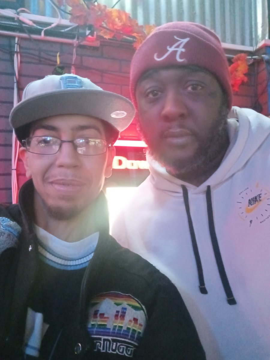 A1983Rich's tweet photo. Me &amp; my homie Aaron Waters yesterday! Glad I ran into him! Haven't seen him for a while! Good ppls! 💪🏽💪🏽💪🏽💯💯💯 https://t.co/itvmcvXGAw