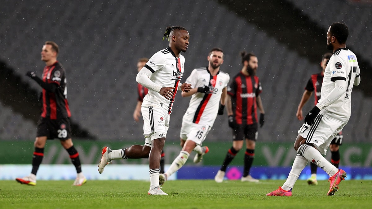 #Beşiktaş misafir olduğu Fatih Karagümrük’ü tek golle geçti
netgercek.com/besiktas-misaf…