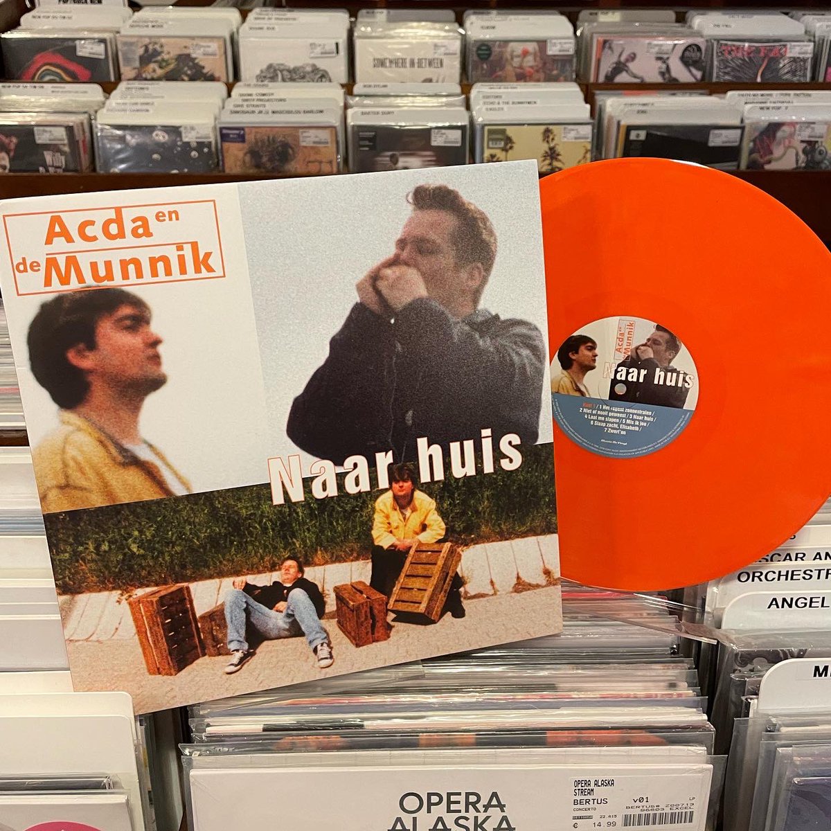 Acda & de Munnik ‘Naar Huis’ is weer beschikbaar op LP in deze limited editie van 500 stuks op oranje vinyl! platomania.nl/music-on-vinyl @acdaendemunnik @pauldemunnik