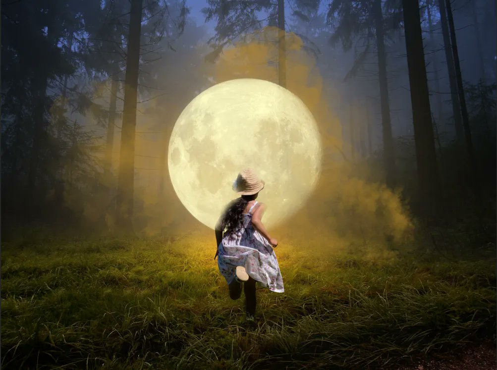 BeamDes1gn's tweet photo. Really enjoyed making this one! #graphicdesign #GraphicDesigner #moon #glow #girl #lovedoingthis https://t.co/sFNVmdgsMQ
