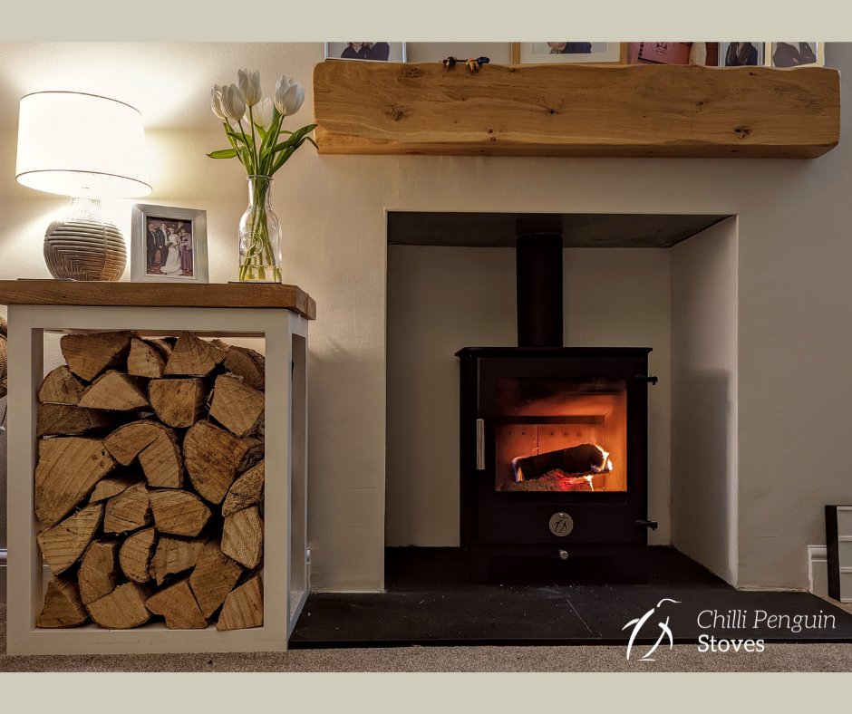 penguinstoves's tweet image. We just had to share this wonderful indoor log store.  Doesn&apos;t it look fantastic by the Stock Cube. 
Thanks to Simon.

Please send your log store pictures to pics@chillipenguin.co.uk as we love to see them. 

#chillipenguin #stoves #logstore #celebratingwood #stockcube