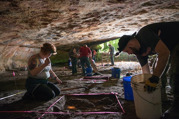 UCohiou's tweet photo. Undergraduate students, faculty and staff from all Ohio University campuses are invited to apply for experiential learning funding. More info at https://t.co/PIsxLZZkay https://t.co/kBxcICmSQB
