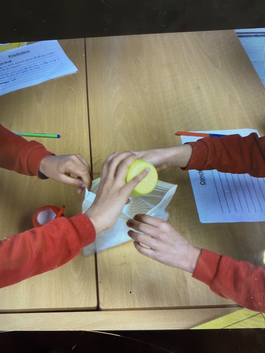 FeatherstoneYR5's tweet photo. Year 5 certainly had a lot of fun planning and conducting the bicarbonate sofa and vinegar experiment today! https://t.co/KD99GmAd5P