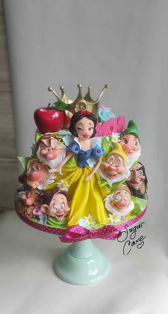 CakesDecor's tweet photo. Snow White and the Seven Dwarfs by Tanya Shengarova
https://t.co/kiq3aEx4Fu
#snowwhite #fairytalecakes #snowwhitecake #snowwhiteandsevendwarves #handmodelling https://t.co/WY3Hw7YLTN