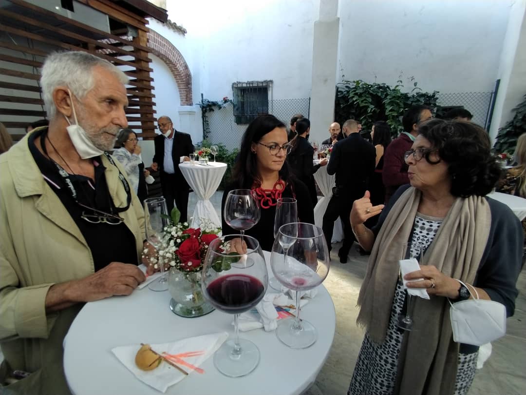 ItalyinCuba's tweet photo. La VM @MarinaSereni inaugura il Centro ReDI, progetto italiano per la promozione del #MadeinItaly a Cuba e sede di iniziative di design e restauro. https://t.co/hBiIrb5xdl