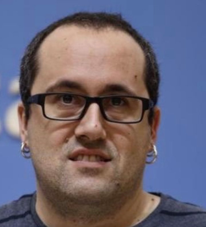 elcuboderubik2's tweet photo. #AlbertoCubero el caragüevón. ¡¡ Huy, perdón !! No quería decirlo. https://t.co/fMMalpXp83