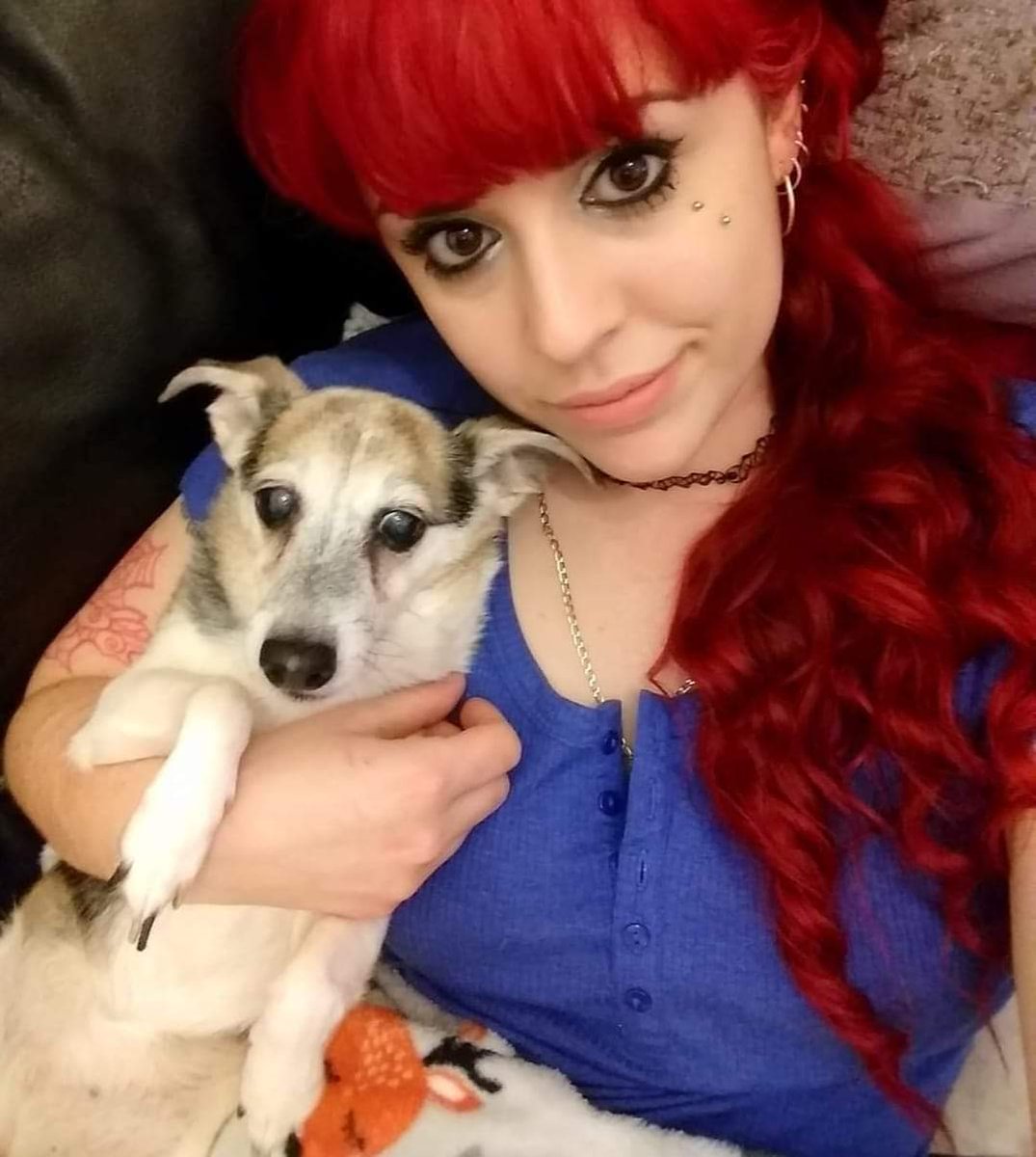 A month may have passed but that's nothing compared to the 15 years we have spent together. Whether it's one month or twelve I won't be giving up until I have answers about my dog.
Please RT - #findmindiese18, missing from #Plumstead in #SELondon since Dec. 14.