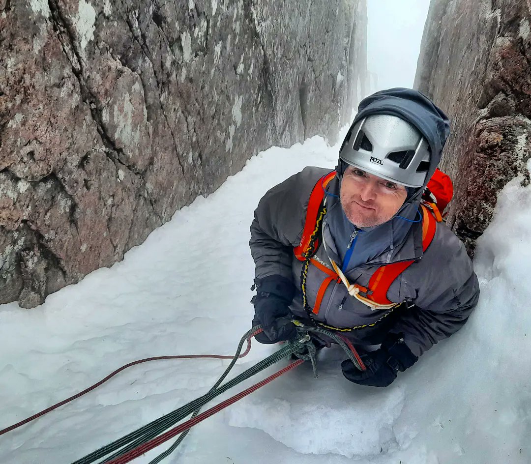 alexanderrclay's tweet photo. Scottish winter. Sometimes you just have to make the best of it.
A few pics from the weekend, of doing just that.
@FreedomOutdoors @the_AMI #aonacheagach #aonachmor #righttwin #makingthebestofit #leanbutmean #lean #thin #scotland #winterinscotland https://t.co/jUcqWtNZHx