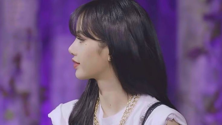 lalisahourIy's tweet photo. #리사 #LISA https://t.co/NX2kVpGSGc